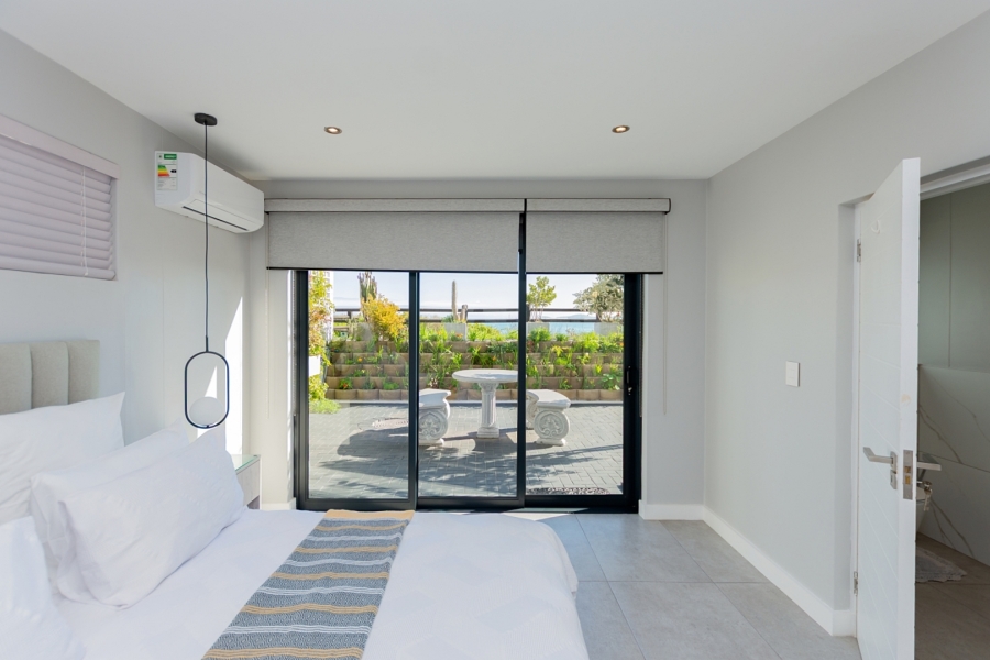 7 Bedroom Property for Sale in Calypso Beach Western Cape